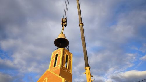 В Лениногорске освятили 8 колоколов для храма святителя Николая