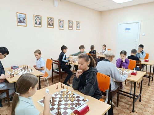 В Лениногорске сегодня прошёл турнир, посвящённый женщинам-шахматисткам