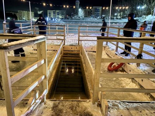 1450 человек приняли участие в крещенском купании в Лениногорске и районе