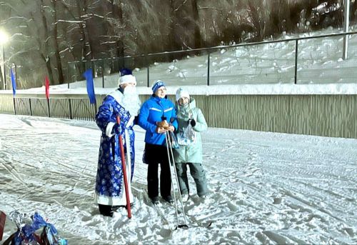 В Лениногорске прошли лыжные гонки на призы Деда Мороза