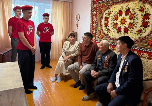 Глава Лениногорского района навестил ветерана Великой Отечественной войны
