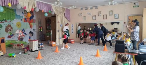 В детском саду № 29 Лениногорска прошло веселое мероприятие по правилам дорожного движения