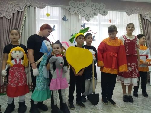 Юные актеры устроили для постояльцев дома-интерната Лениногорска концерт