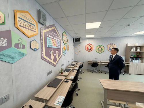 Глава Лениногорского района принял участие в открытии класса для юных аграриев