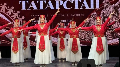 На зональном республиканском этнофестивале в Лениногорске выступили 800 участников