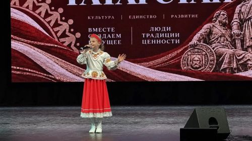 На зональном республиканском этнофестивале в Лениногорске выступили 800 участников
