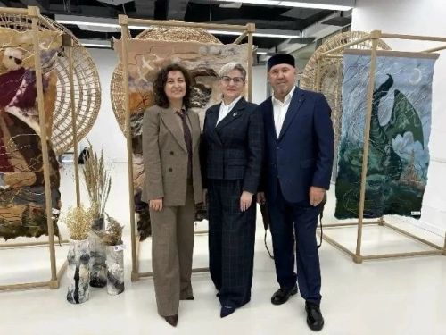 В Казани открылась выставка, посвященная 65-летию Лениногорского педагогического колледжа