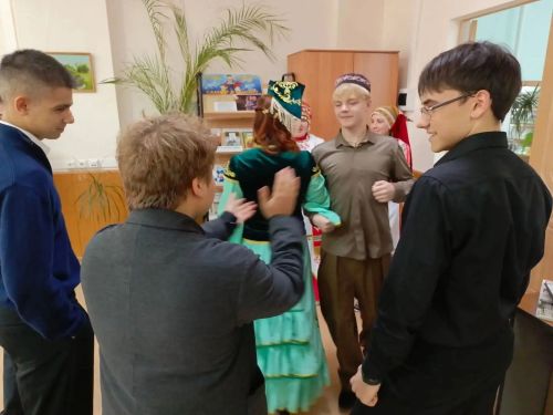 Для студентов Лениногорска провели экскурс «Дружба народов — дружба культур»