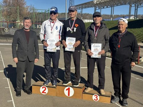 В Лениногорске прошли соревнования по городошному спорту среди людей серебряного возраста