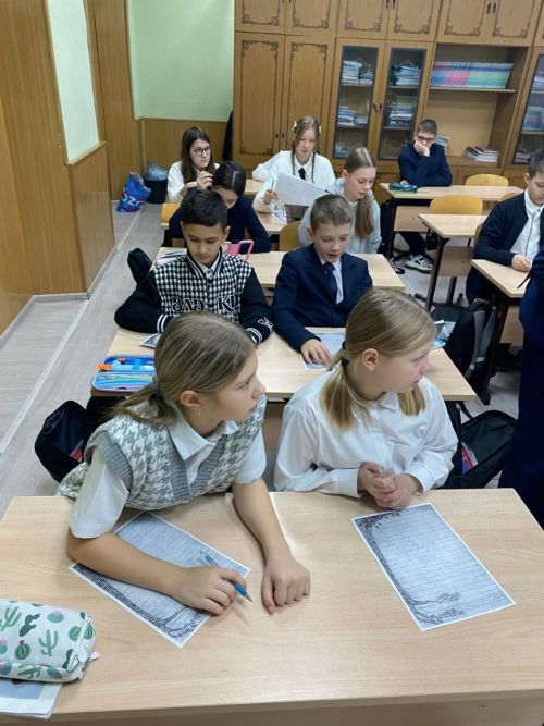 Учащиеся легендарной школы из Лениногорска приняли участие в акции «Письмо солдату»