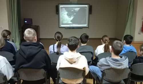 Подросткам из Лениногорска показали документальный фильм «За пределом»