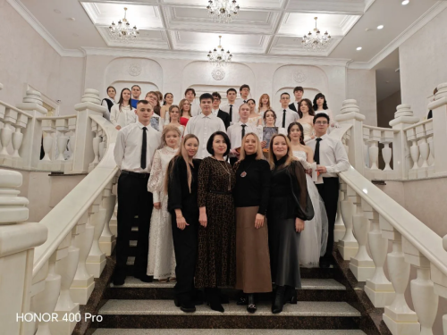В Лениногорске открылась выставка известного акварелиста Владимира Кондратенко