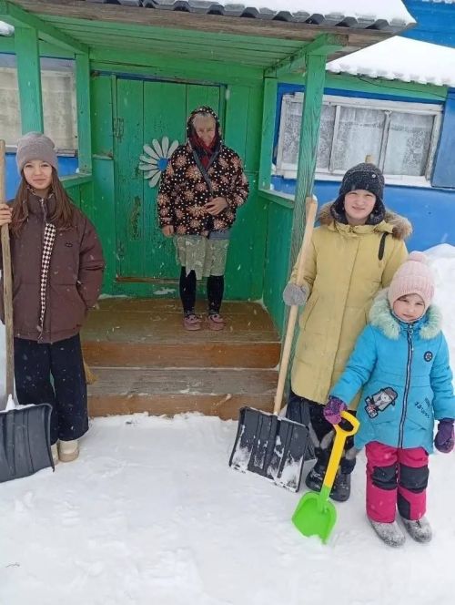 Жители республики активно помогают в расчистке городов и районов Татарстана после снежной бури