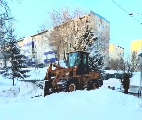 Жители одного из домов Лениногорска объявили благодарность трактористу