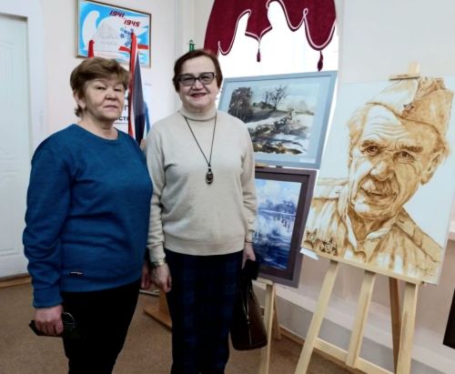 В Лениногорске открылась выставка картин, представляющая многонациональный Татарстан