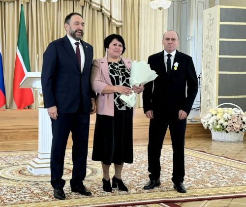 Семья из Лениногорска получила медаль ордена «Родительская слава»