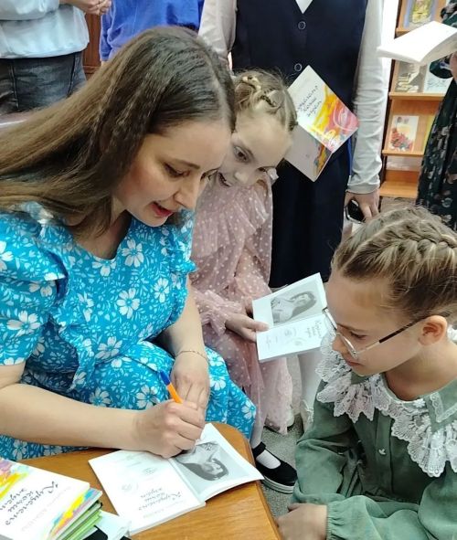 В Лениногорске состоялась встреча с татарской поэтессой, композитором Людмилой Аланлы