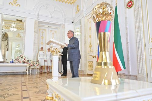 Рустам Минниханов поздравил женский волейбольный клуб «Динамо-Ак Барс» с титулом чемпионов России