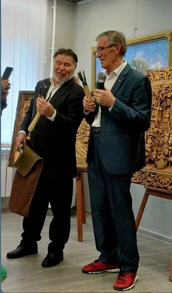 В Лениногорске открылась выставка работ деревянного зодчества