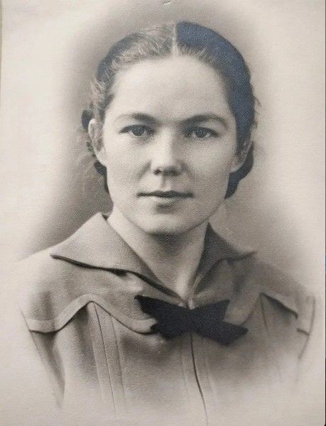 В Лениногорске с 91-летием поздравили Нину Храмову, долгие годы дарившую женщинам радость материнства