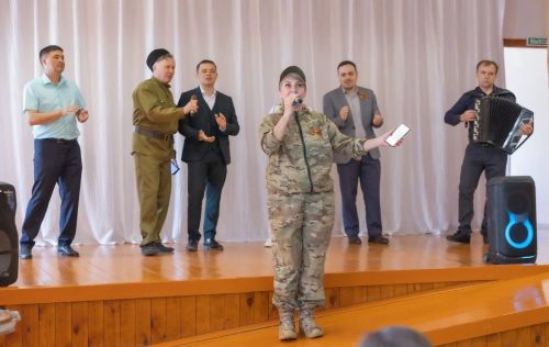 Волонтеры Управления подземного ремонта скважин поздравили с праздником подопечных Нурлатского дома-интерната