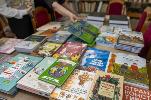 «Татнефть»  регулярно пополняет книжные фонды сельских школ на юго-востоке Татарстана