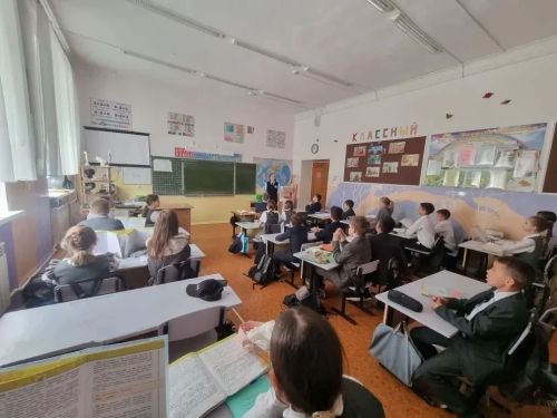 С учениками начальных классов в Лениногорске говорили о безопасности на дорогах