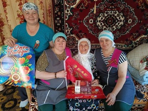 В Лениногорске с днем Великой Победы поздравили вдов, участников войны, тружеников тыла