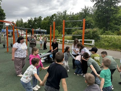 В Лениногорске прошло тренинговое занятие «Путешествие в страну детства»