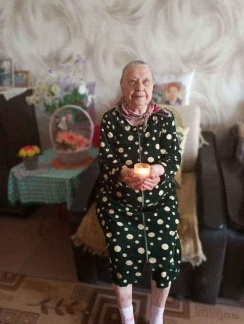 В Лениногорске Нонна Совка, «дитя войны», присоединилась к акции «Свеча памяти»
