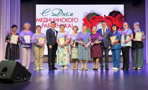 Глава Лениногорского района поздравил медицинских работников с профессиональным праздником