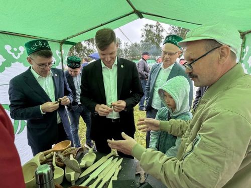 В Лениногорске сегодня масштабно отмечают Сабантуй