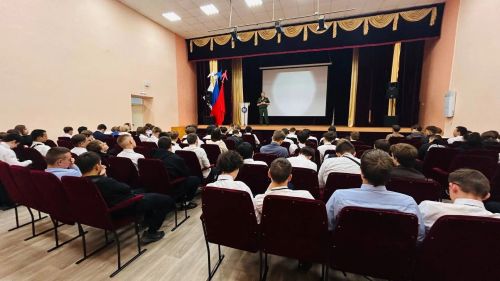 В Лениногорском колледже состоялся классный час с участием представителей воинской части 145 полка Военно-Морского Флота