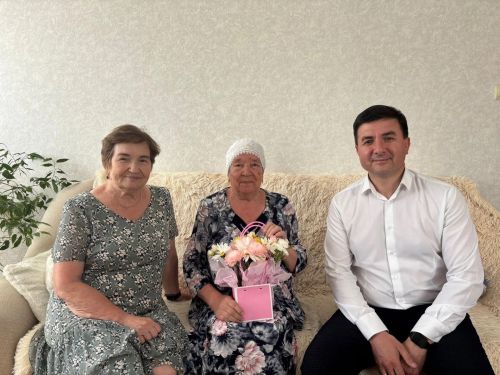 В Лениногорске навестили ветеранов здравоохранения