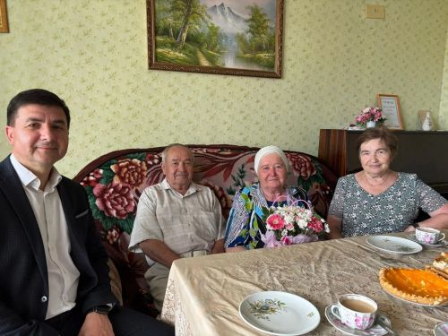 В Лениногорске навестили ветеранов здравоохранения