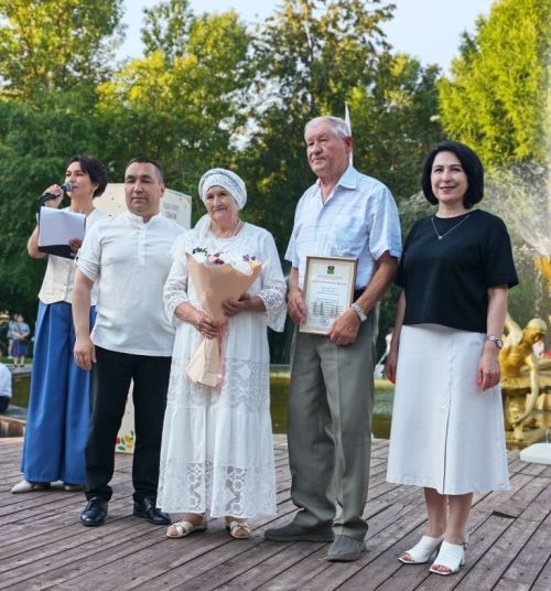 В Лениногорске семьи Золотухиных и Кульдюшевых награждены медалями «За любовь и верность»
