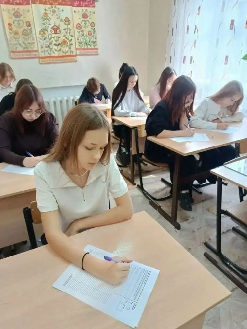 В Лениногорске будущие педагоги присоединились к Всероссийскому диктанту