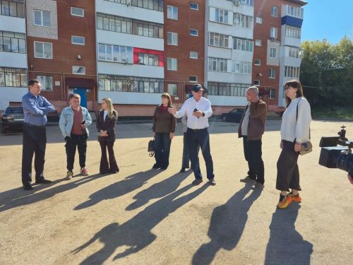 В Лениногорске вновь торжественно открыли дворовые территории после капремонта
