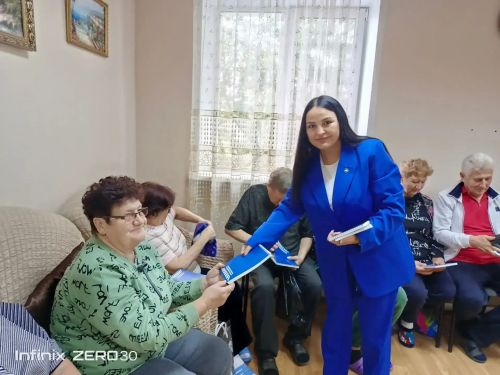 Сотрудники ГАИ Лениногорска провели конкурс в центре «Долголетие»