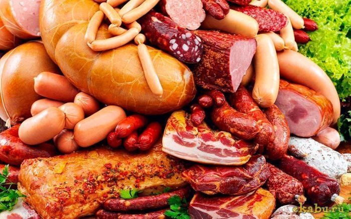 На заметку лениногорцам: ученые связали употребление колбасы с раком