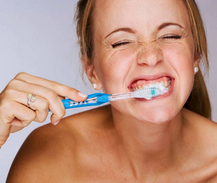 Стоит ли чистить зубы больше двух раз в день?