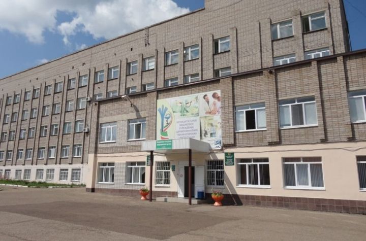 Пациент Лениногорской Центральной больницы разбился, упав с 4-ого этажа