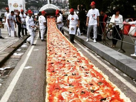 Пицца в 2 км?Невероятно,но факт!