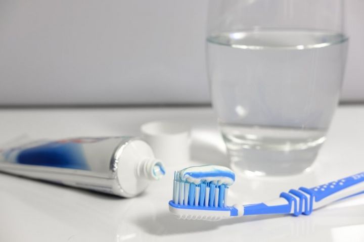 15 необычных способов использования зубной пасты