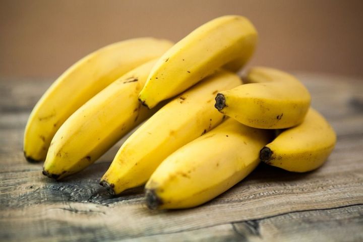 Сладкая польза: 12 причин есть бананы каждый день