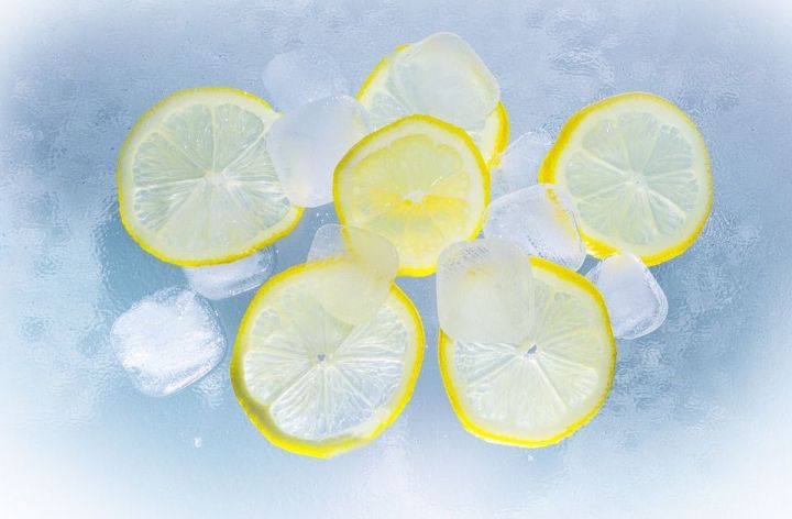 Вот почему вы должны заморозить лимоны перед употреблением