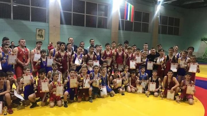 В Лениногорске завершился открытый традиционный XXXVI турнир по греко-римской борьбе