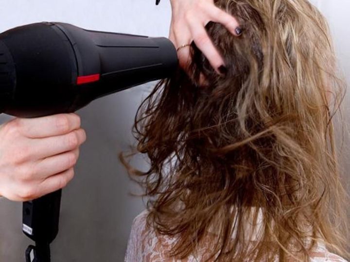 Как правильно сушить волосы? Полезные советы лениногорским красавицам