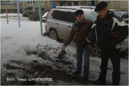 Автомобилистов Татарстана снова будут штрафовать за парковку на газонах и детских площадках