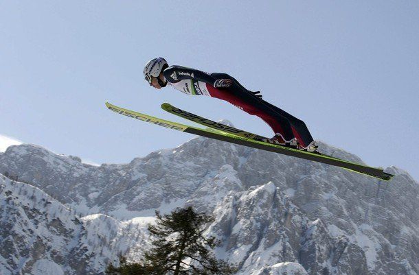 Приглашаем Вас поддержать лениногорцев на Первенстве по лыжам с трамплина